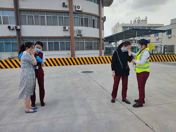 1652346481139689.jpeg 旅客服務(wù)部開展候機(jī)樓緊急疏散應(yīng)急演練2.jpeg